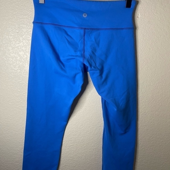 Lululemon reversible capri - Picture 2 of 6